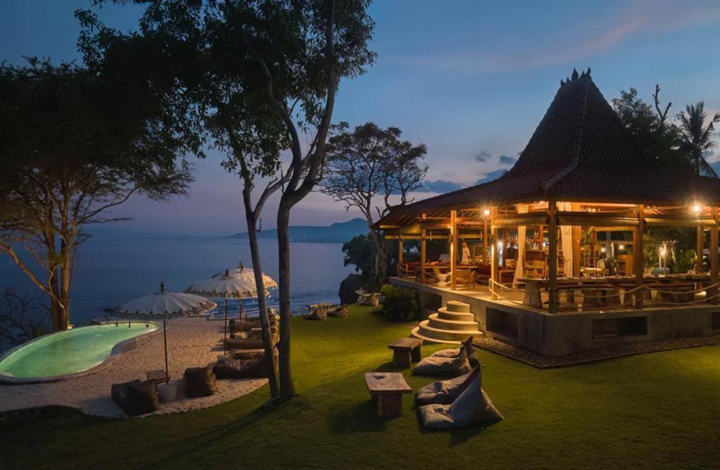 Bali Cliff Glamping Hotel Seraya Eksteriør billede
